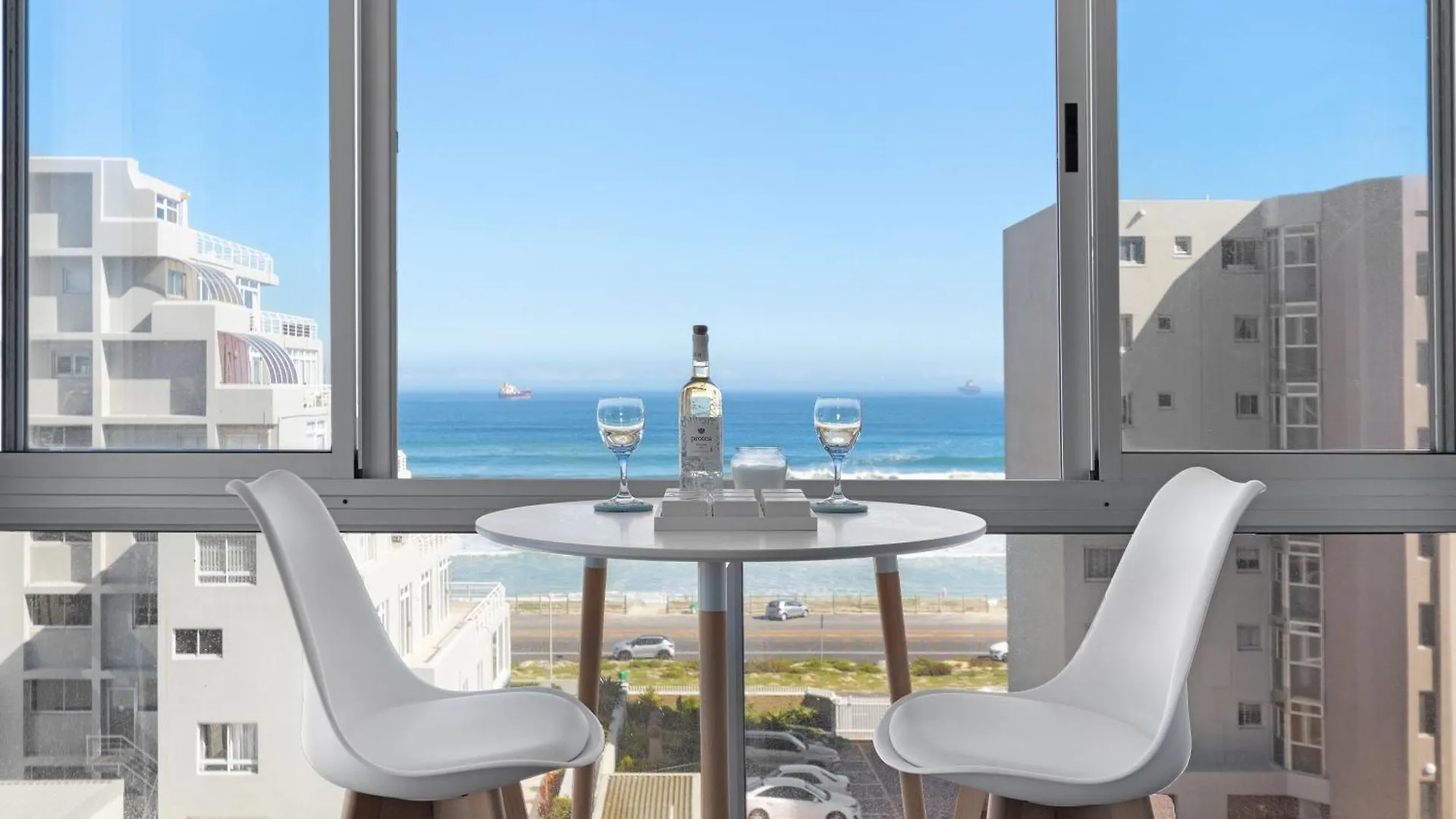 Ocean View 503 Apartment Bloubergstrand